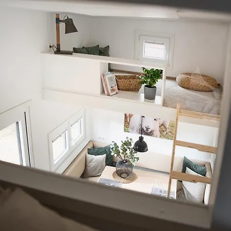 Tiny Om Holiday home *